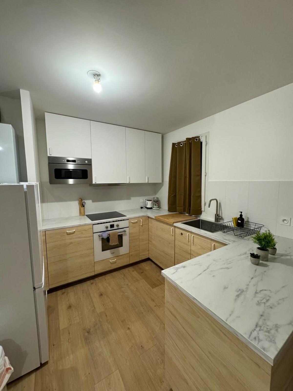 Familial Pres De Apartment *