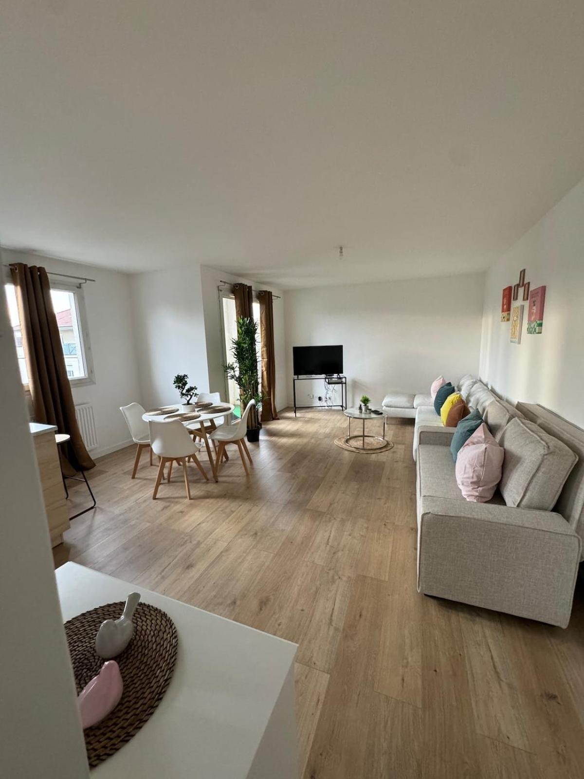 Familial Pres De Apartment *